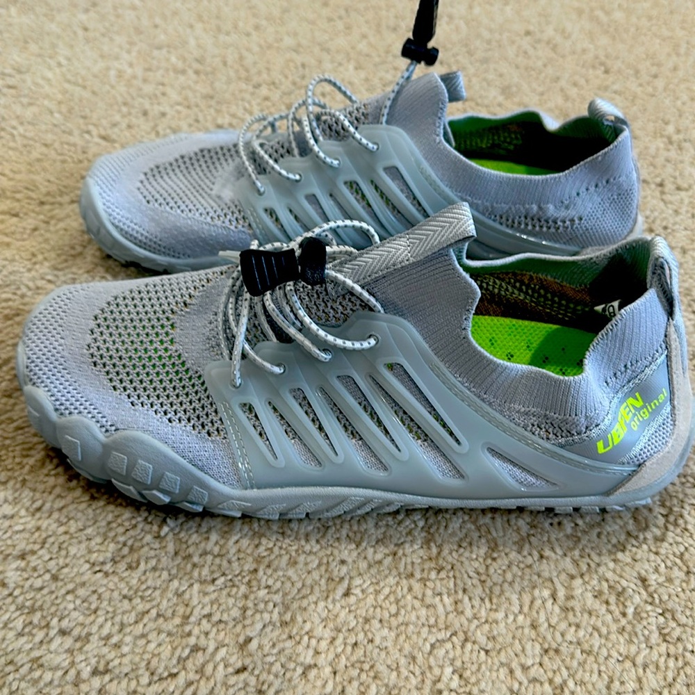 Ubfen shoes water shoes for men and women brand new never wear